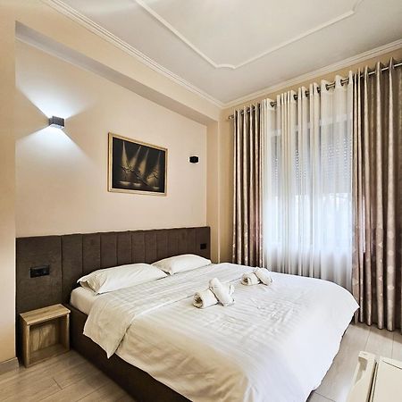 Sunflower Junior Suite Tiranë Luaran gambar