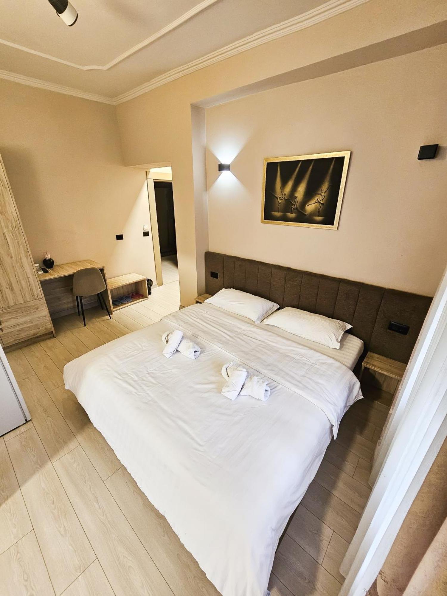 Sunflower Junior Suite Tiranë Luaran gambar