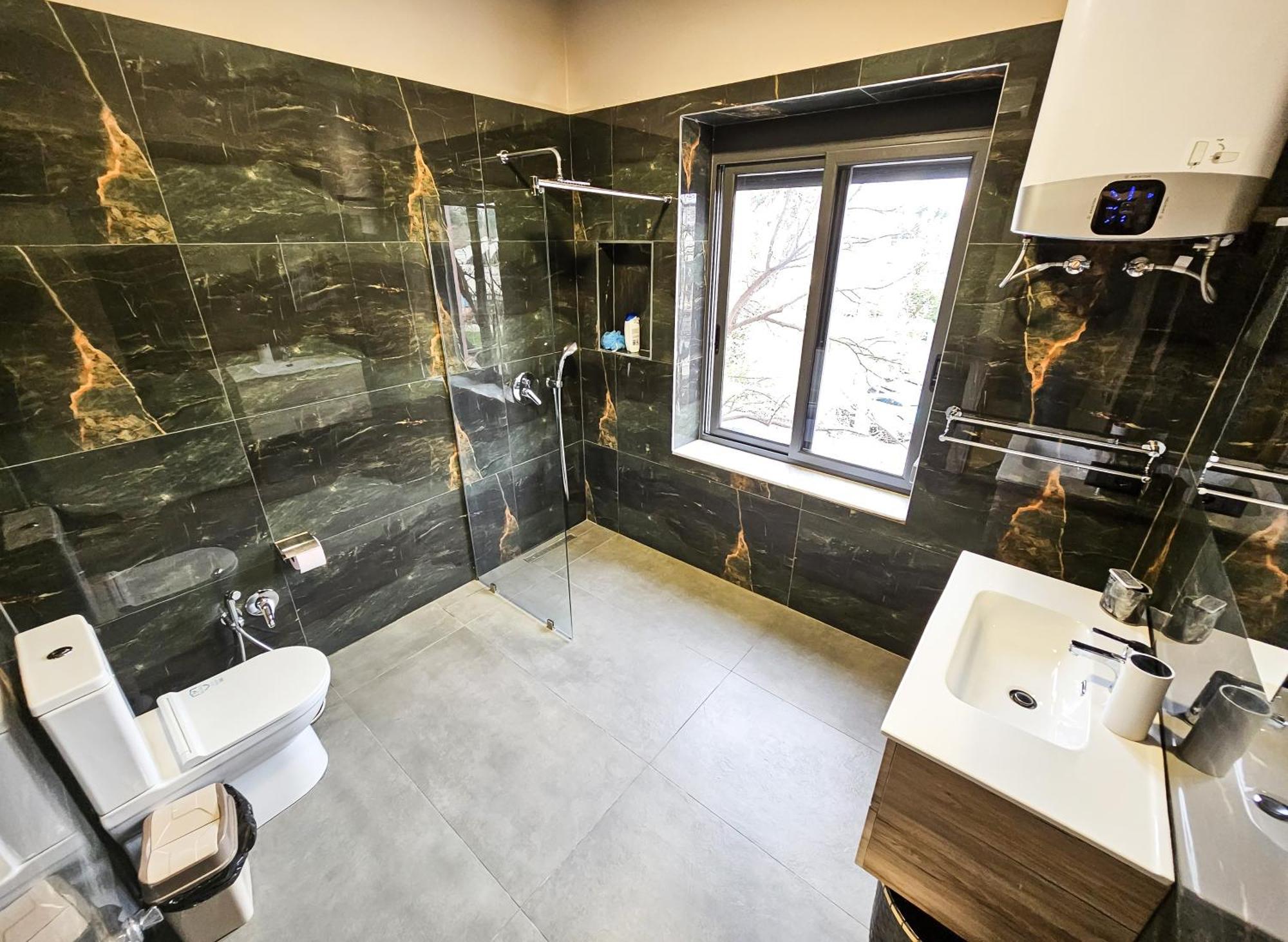 Sunflower Junior Suite Tiranë Luaran gambar