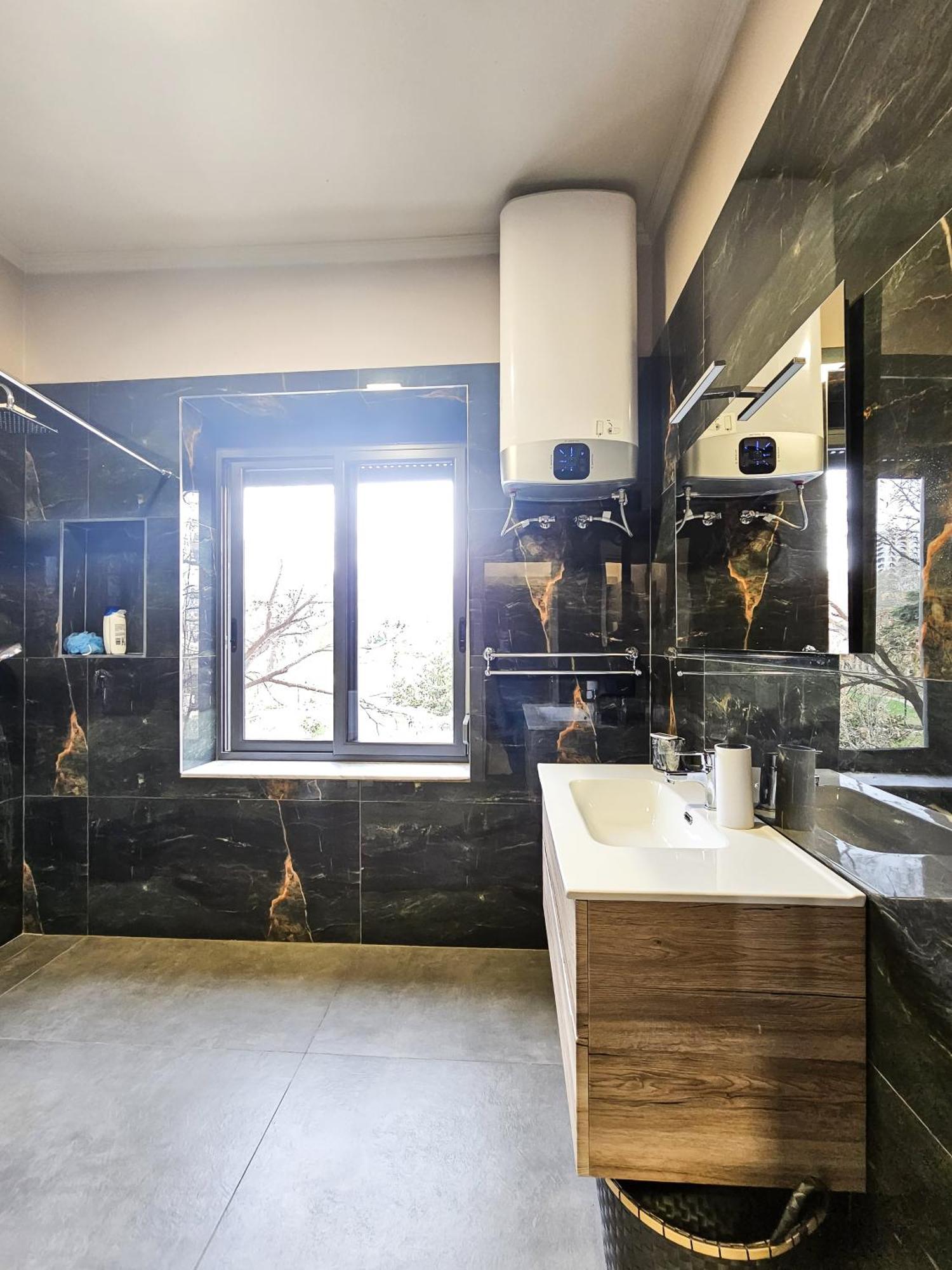 Sunflower Junior Suite Tiranë Luaran gambar